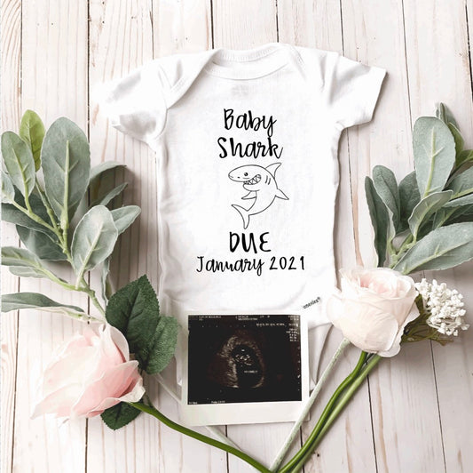 baby anouncement bodysuit